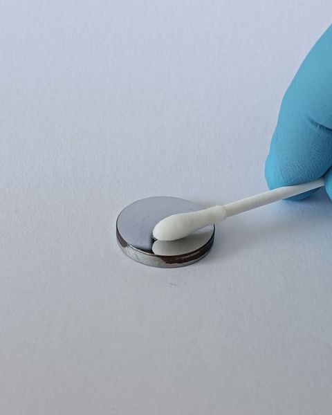 spiegel-mit-wattestaebchen